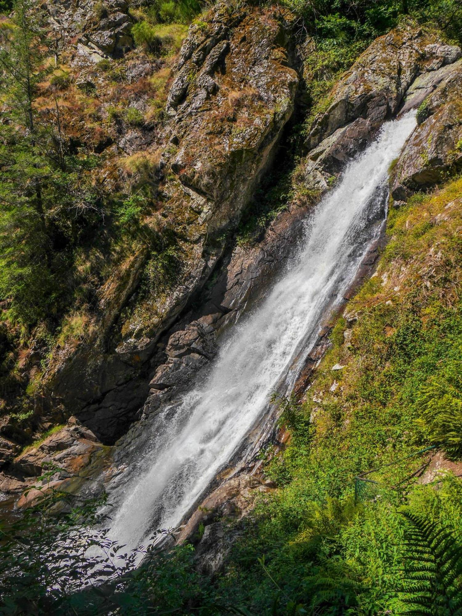 Le Chant Des Sources, Gites Et Chambres D'Hotes Avec Vue A Gimel-Les-Cascades Εξωτερικό φωτογραφία